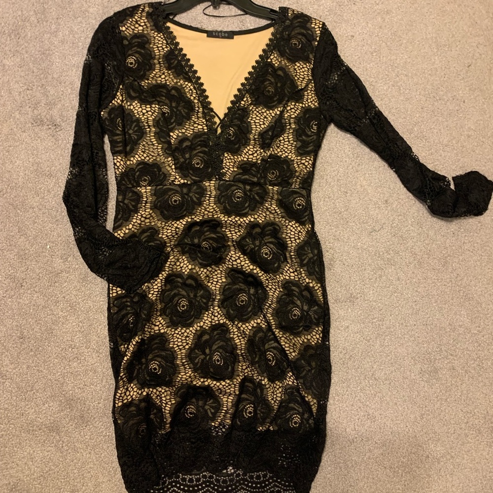 Long sleeve lace womens size Medium dress